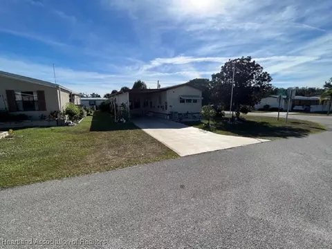 1227 Seamans St, Avon Park, FL 33825
