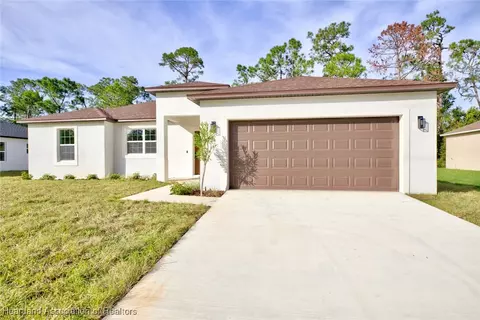 8724 Capilla St, Sebring, FL 33872 photo 3