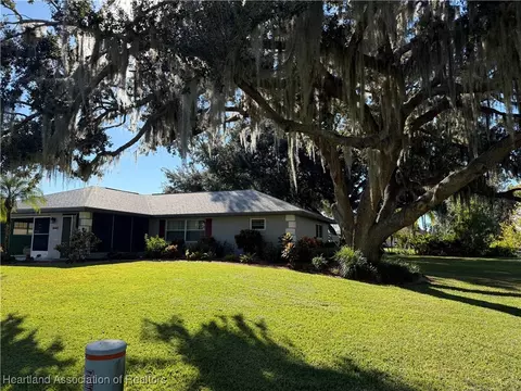 1002 Peachtree Dr, Lake Placid, FL 33852