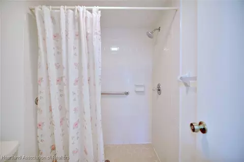 Bath - 5435 Casablanca Circle M1, Sebring, FL 33870 photo 4 of 5