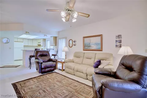 Living - 5435 Casablanca Circle M1, Sebring, FL 33870 photo 2 of 4