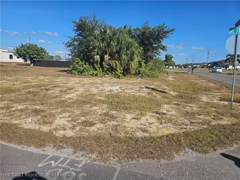 1321 NE 18th St, Cape Coral, FL 33909