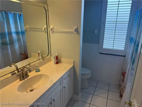Bath - 5000 Strafford Oaks Dr, Sebring, FL 33875 photo 3 of 3