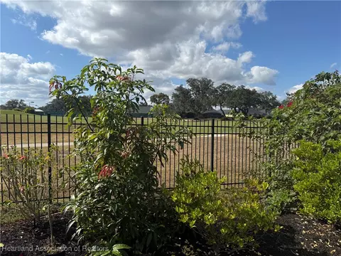 Exterior - 5000 Strafford Oaks Dr, Sebring, FL 33875 photo 5 of 6