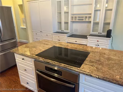 Kitchen - 5000 Strafford Oaks Dr, Sebring, FL 33875 photo 2 of 4