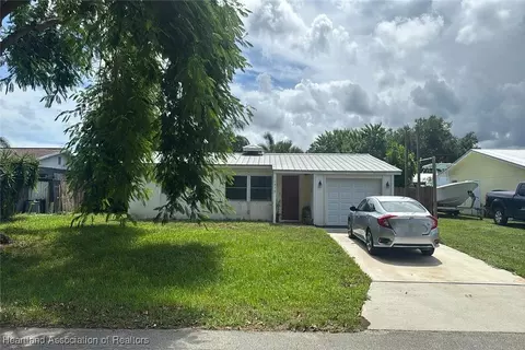 1978 SE Monroe St, Stuart, FL 34997 photo 1