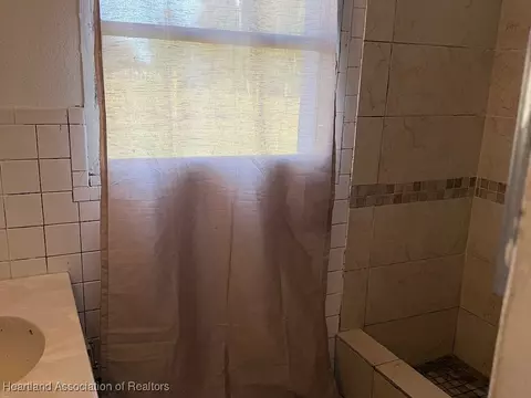 Bath - 4328 E Main St, Wauchula, FL 33873 photo 1 of 1