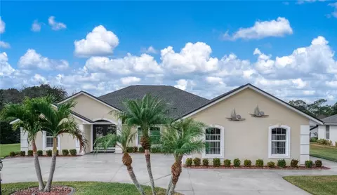 2816 Monza Dr, Sebring, FL 33872