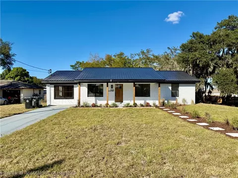 300 W 6th St, Frostproof, FL 33843