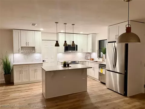 300 W 6th St, Frostproof, FL 33843 photo 3