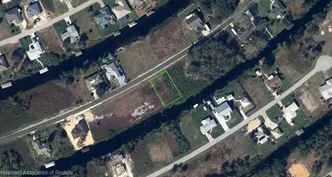 153 Mango Rd NE, Lake Placid, FL 33852