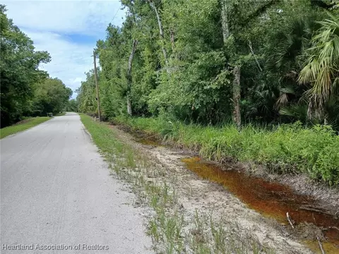 240 Sheppard Rd, Venus, FL 33960 photo 4