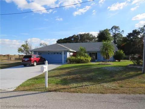 100 Lake Huntley Dr, Lake Placid, FL 33852
