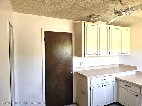 Kitchen - 115 Tortoise Rd, Sebring, FL 33876 photo 2 of 2