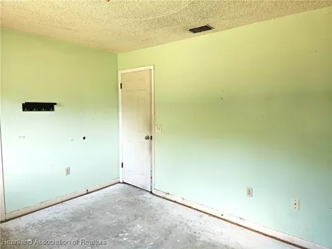 Bedroom - 115 Tortoise Rd, Sebring, FL 33876 photo 3 of 3
