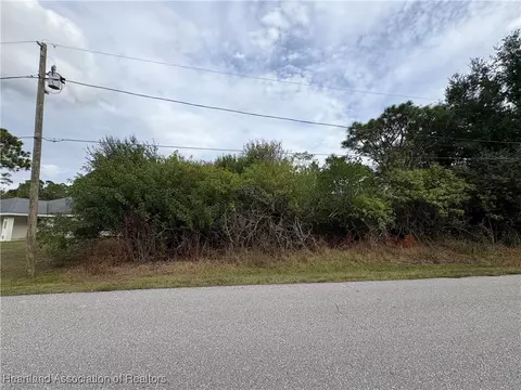 605 Fairfield Ave, Lake Placid, FL 33852