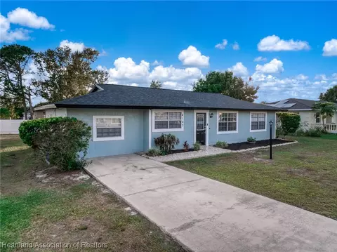 Exterior - 4107 Ramiro St, Sebring, FL 33870 photo 8 of 9