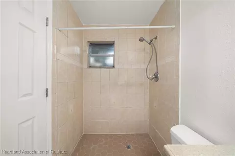 Bath - 4107 Ramiro St, Sebring, FL 33870 photo 3 of 4