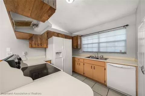 Kitchen - 4107 Ramiro St, Sebring, FL 33870 photo 1 of 5