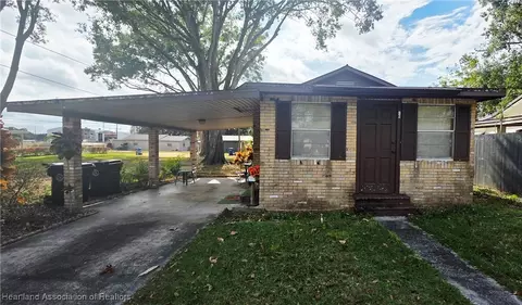24 E 3rd St, Frostproof, FL 33843