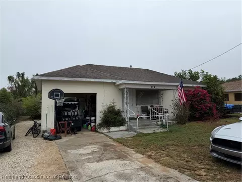 313 E Walnut St, Avon Park, FL 33825