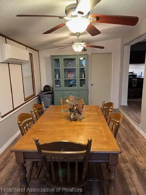Dining - 3746 NW 31st Ave, Okeechobee, FL 34972 photo 2 of 2