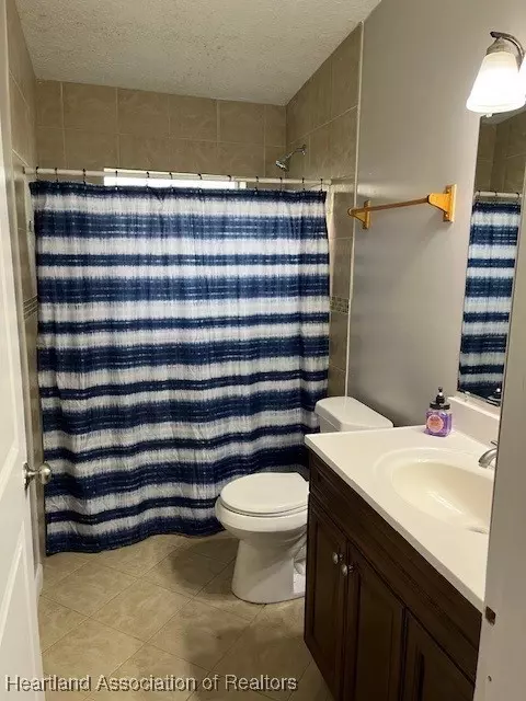 Bath - 3746 NW 31st Ave, Okeechobee, FL 34972 photo 2 of 6