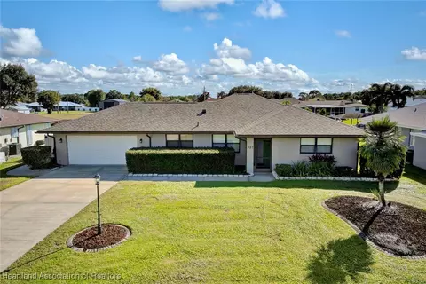 327 Anderson St NE, Lake Placid, FL 33852