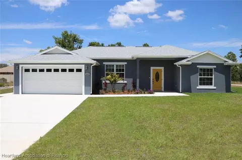 216 Grenada St NE, Lake Placid, FL 33852