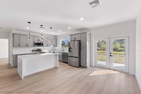 Kitchen - 7335 Ancha St, Sebring, FL 33872 photo 6 of 6