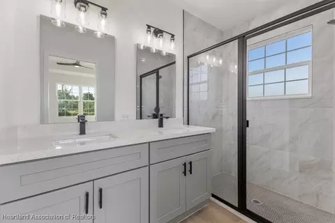 Bath - 7335 Ancha St, Sebring, FL 33872 photo 1 of 2