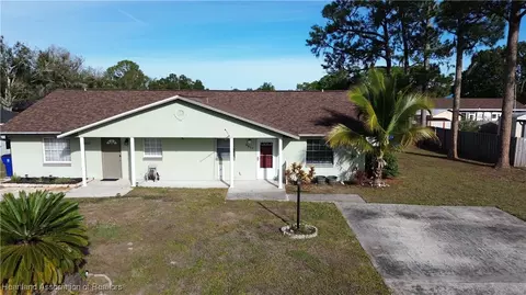4810 Leucadendra Dr, Sebring, FL 33872