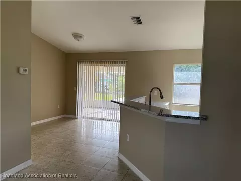 Living - 3121 Dolphin Dr, Sebring, FL 33870 photo 1 of 4