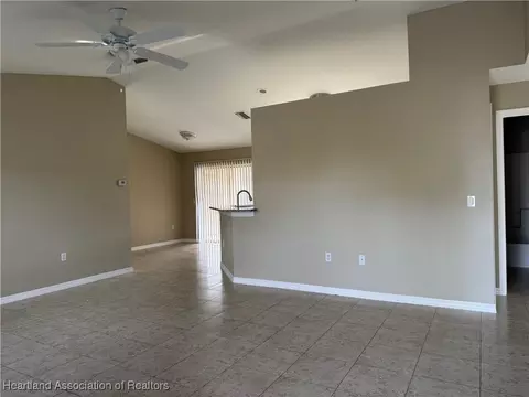 Living - 3121 Dolphin Dr, Sebring, FL 33870 photo 2 of 4