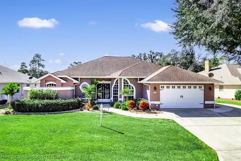 5080 Strafford Oaks Dr, Sebring, FL 33875