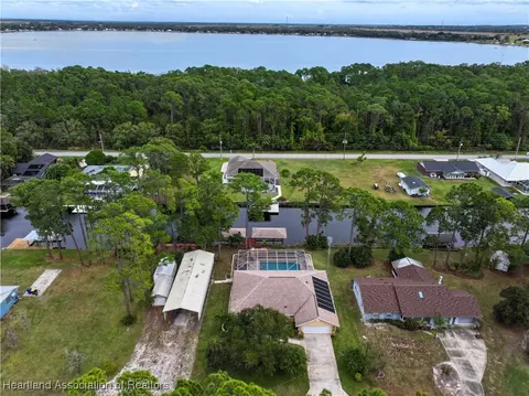 1045 Winter Green St, Lake Placid, FL 33852