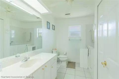Bath - 201 Dells Dr, Sebring, FL 33876 photo 2 of 2