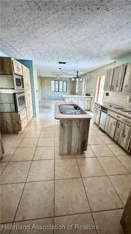 Kitchen - 5920 Cherry Rd, Sebring, FL 33875 photo 2 of 5