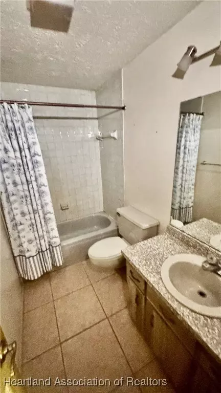 Bath - 5920 Cherry Rd, Sebring, FL 33875 photo 2 of 3
