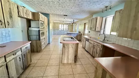 Kitchen - 5920 Cherry Rd, Sebring, FL 33875 photo 4 of 5