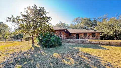 Exterior - 5920 Cherry Rd, Sebring, FL 33875 photo 9 of 16