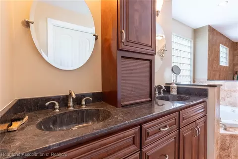 Bath - 112 Wild Duck Pt, Lorida, FL 33857 photo 3 of 4