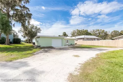 Exterior - 112 Wild Duck Pt, Lorida, FL 33857 photo 3 of 9