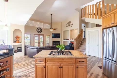 Kitchen - 112 Wild Duck Pt, Lorida, FL 33857 photo 5 of 7