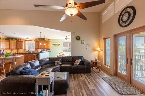 Living - 112 Wild Duck Pt, Lorida, FL 33857 photo 2 of 3