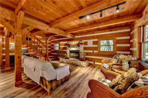 Living - 1050 Cracker Hammock, Sebring, FL 33875 photo 4 of 5