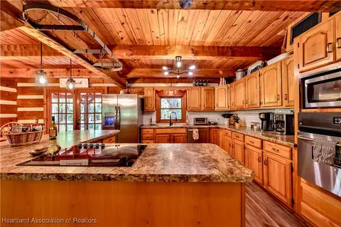 Kitchen - 1050 Cracker Hammock, Sebring, FL 33875 photo 4 of 4