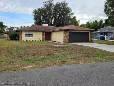 511 Elgin St, Sebring, FL 33875 photo 2