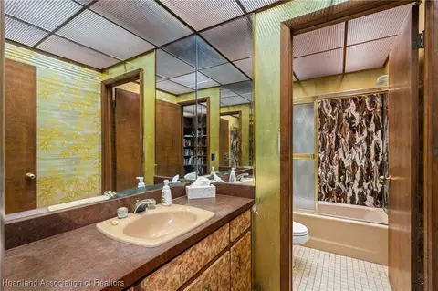 Bath - 502 E Main St, Wauchula, FL 33873 photo 1 of 4