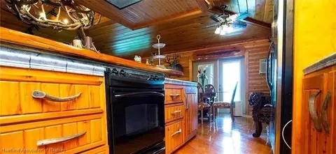 Kitchen - 13255 441 Hwy, Okeechobee, FL 34974 photo 2 of 4